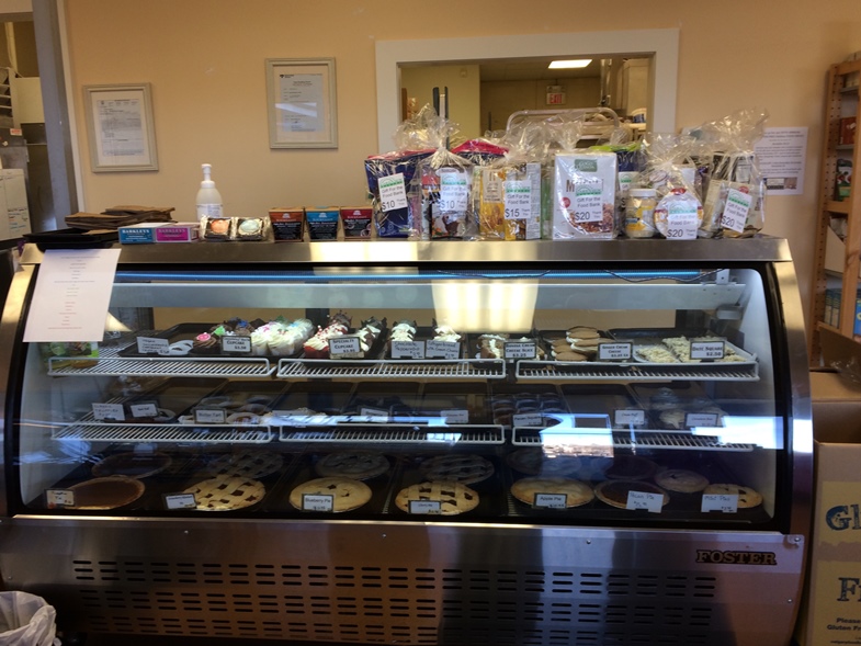 Photo of Lakeview Bakery display case