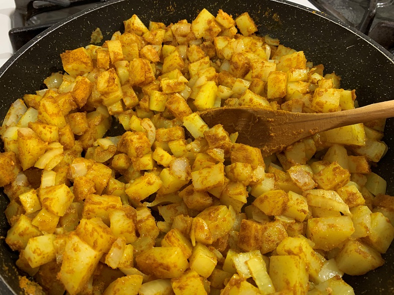 aloo mater dry fry