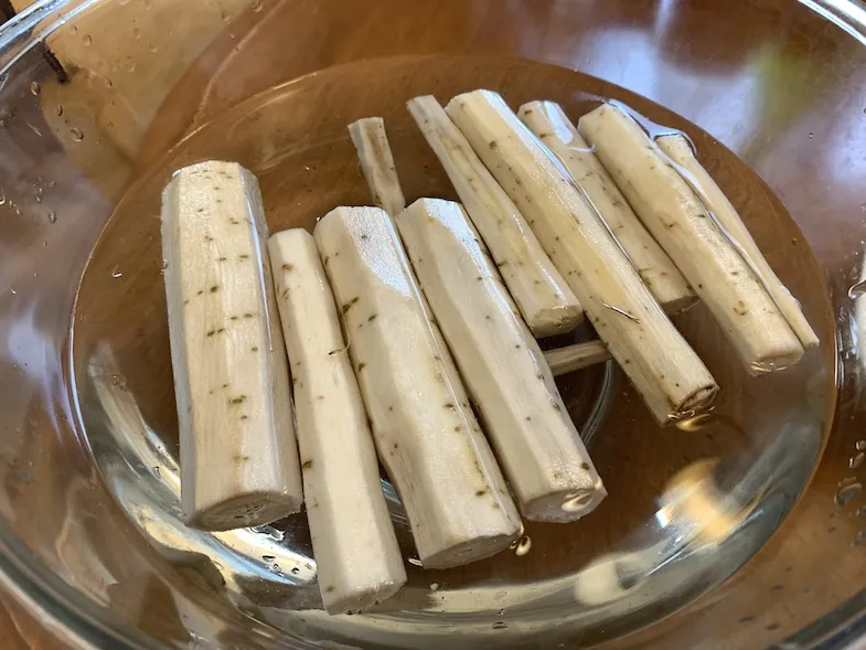 burdock peeled and in a bowl of water