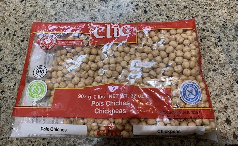 package of Clic dried chickpeas