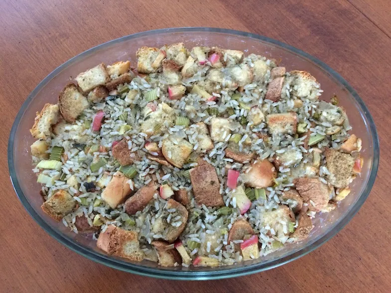 Image of gluten free stuffing in glass oval bowel