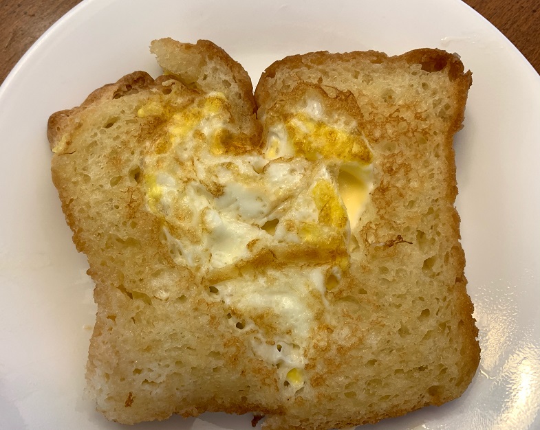 toast with egg in middle